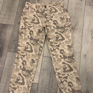 Victoria Secrets camo pants size 4